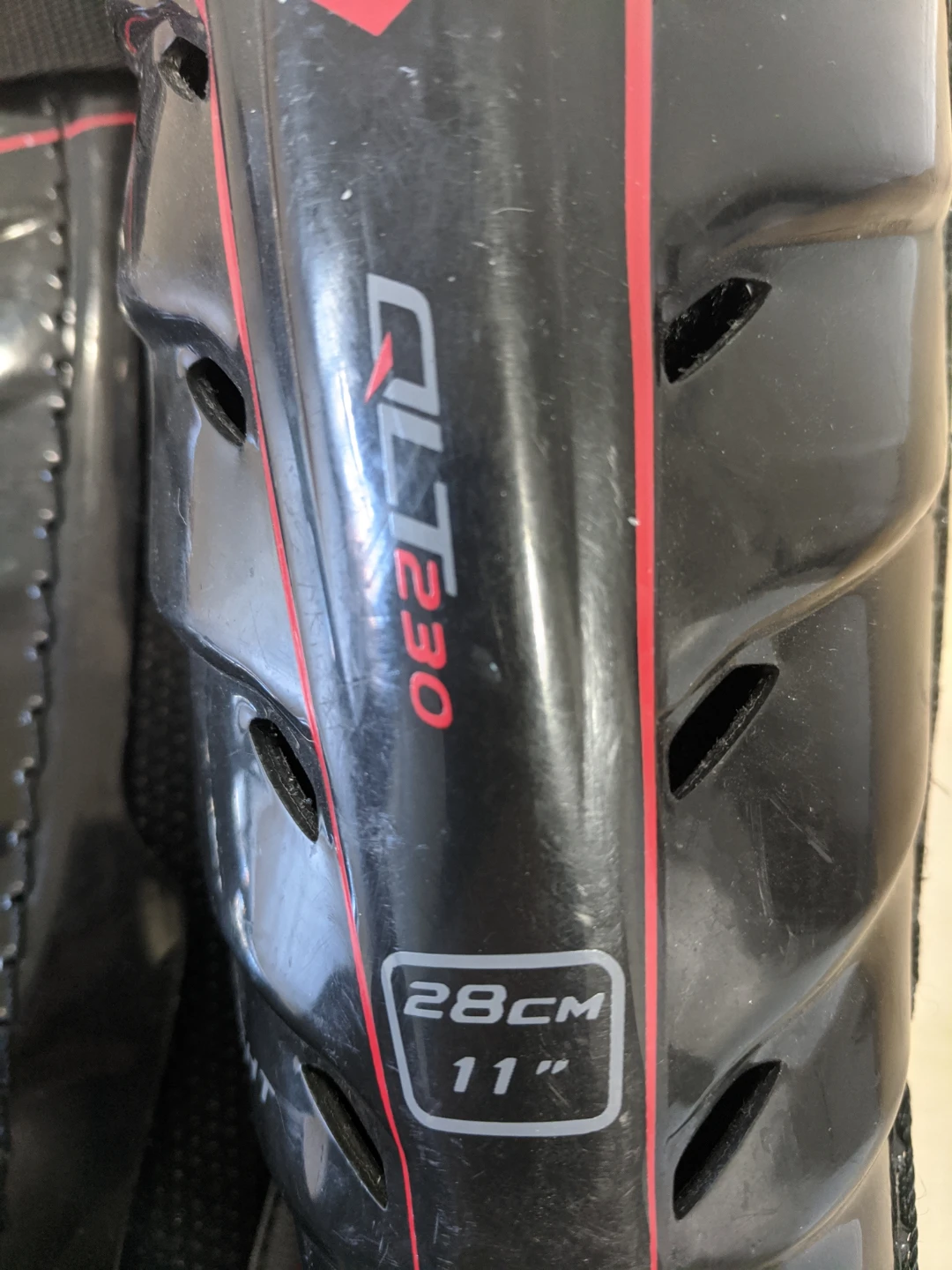 CCM QLT 230 Shin Guards Junior - photo 5