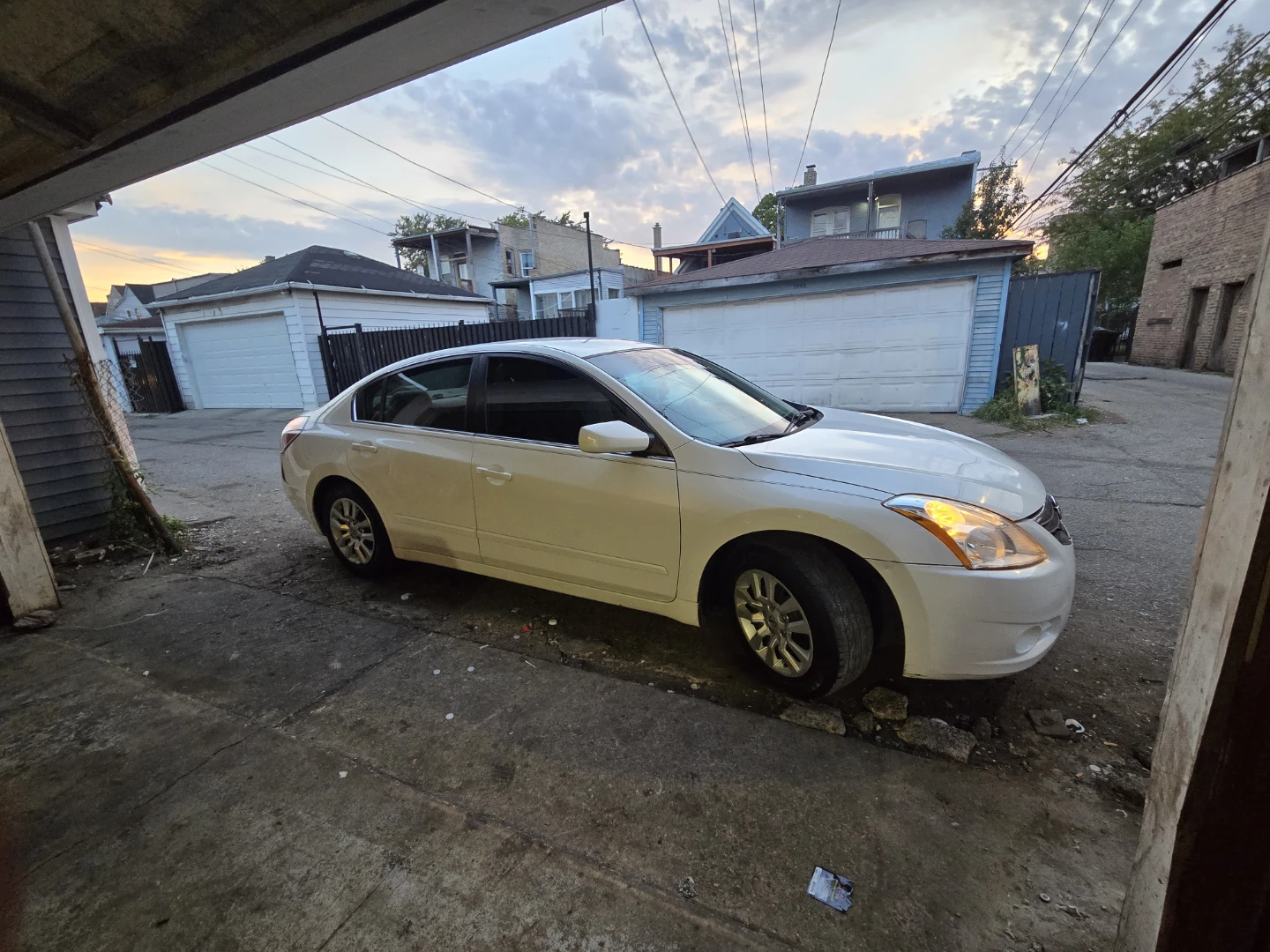 White Nissan Altima Sedan - photo 4