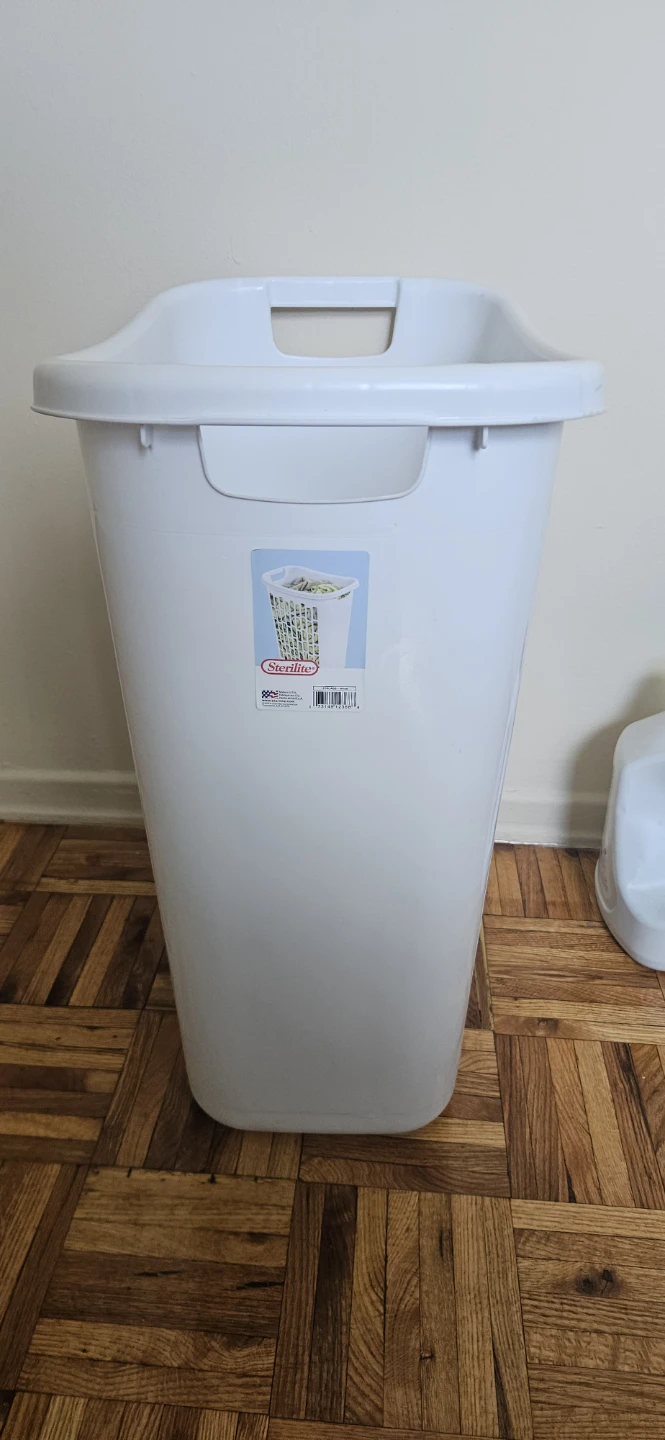 Sterilite White Laundry Hamper/ basket - photo 2
