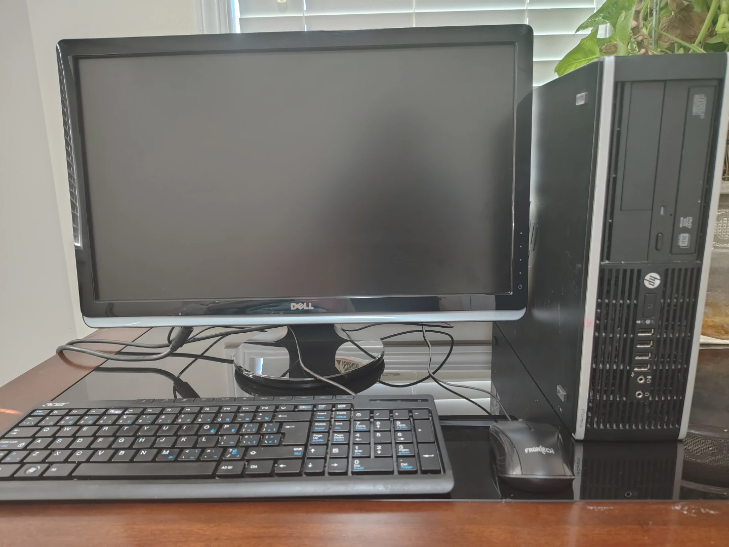 HP Compaq 8200 Elite Desktop Bundle with Dell Monitor - photo 3