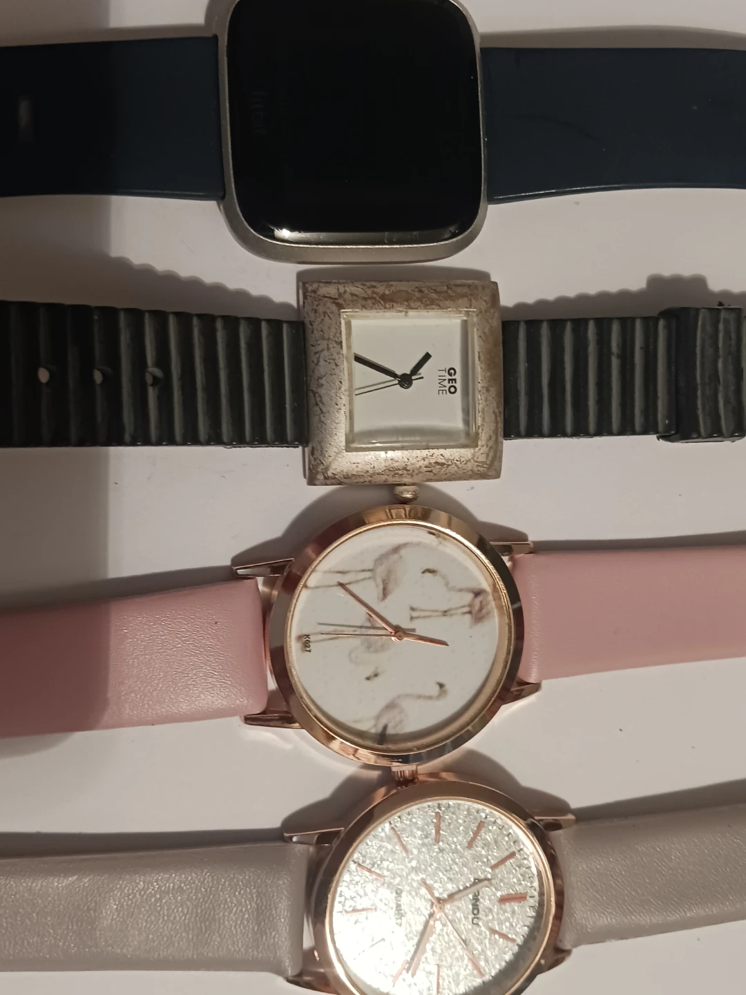 GIVE ME YOUR OFFER! Lot of 4 Assorted Wristwatches. As is. - photo 3