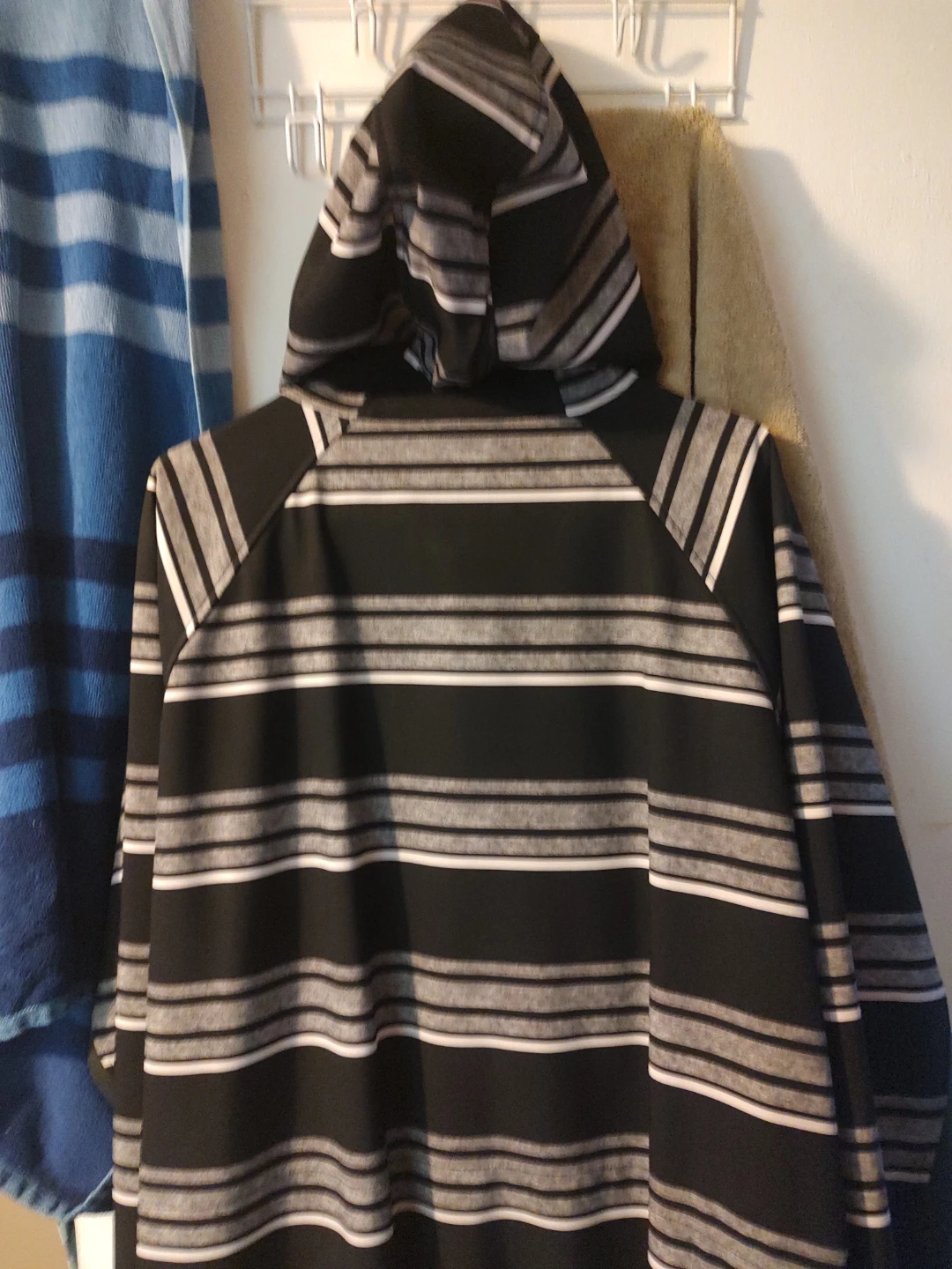 DC Shoes Striped Zip-Up Hoodie - photo 2