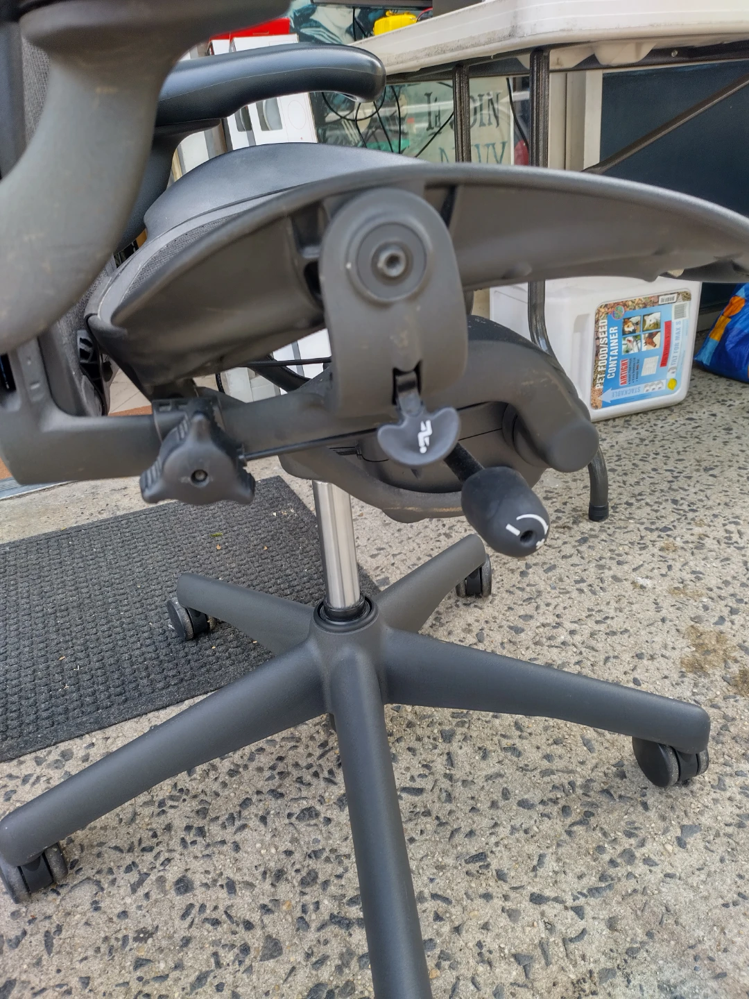Herman miller computer chair - photo 3