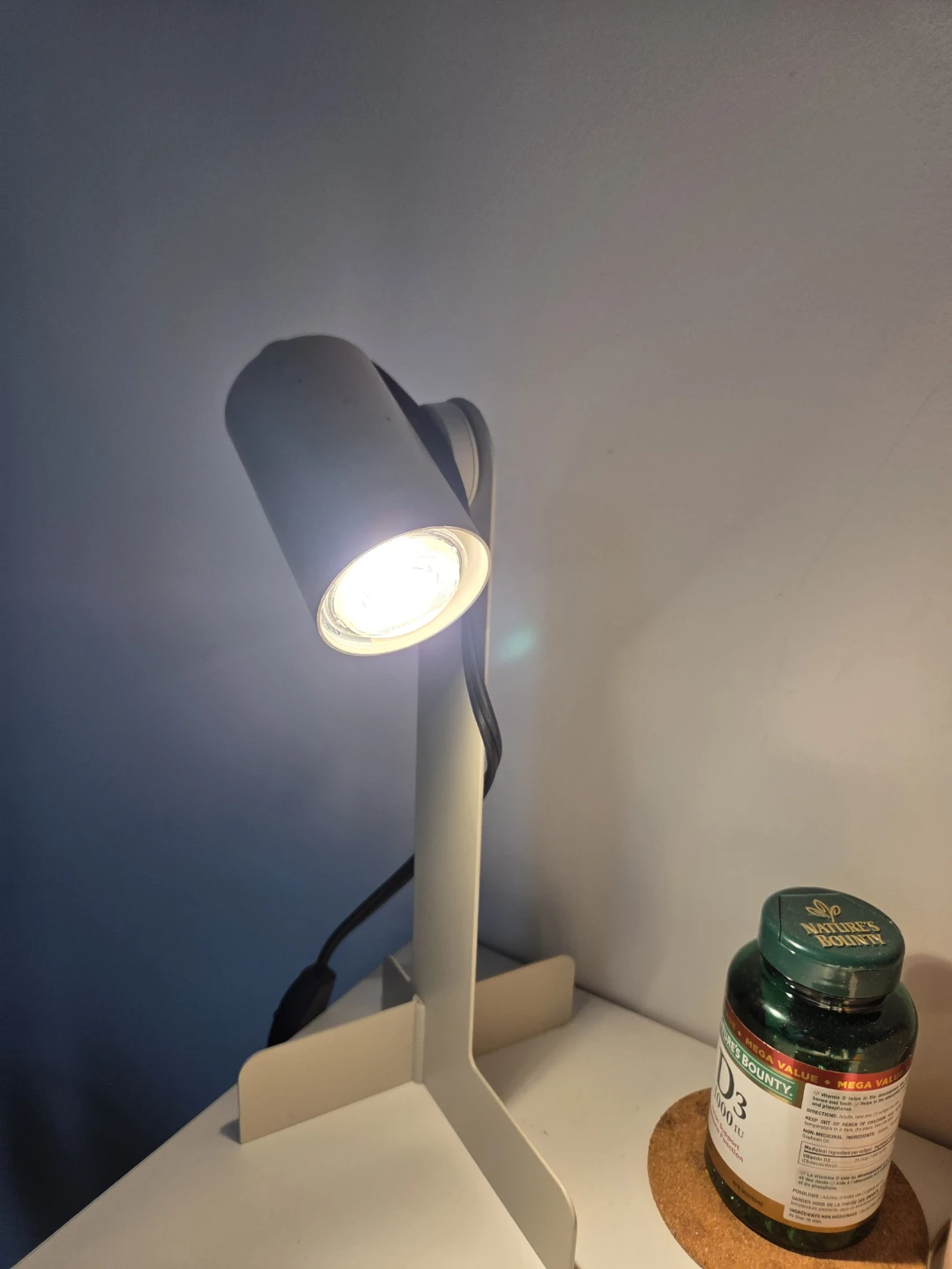 White Desk Lamp - photo 5