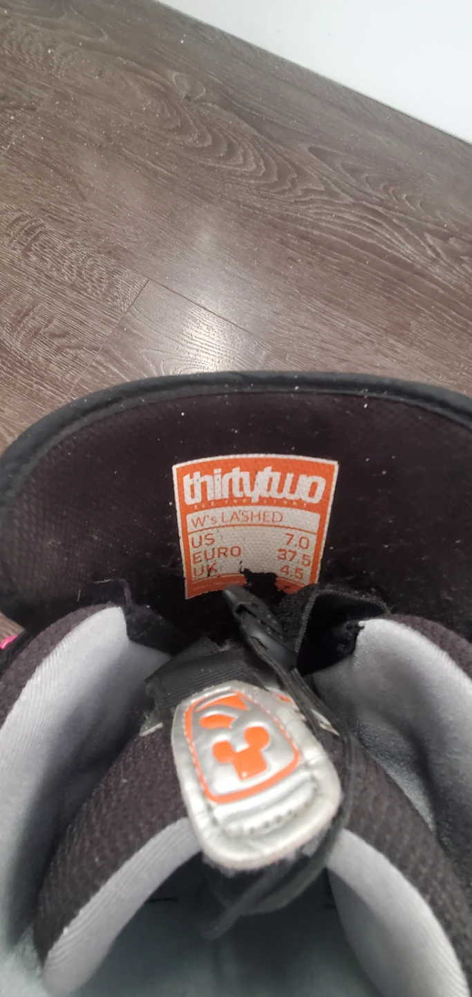 ThirtyTwo W's Lashed Snowboard Boots Size 6-7 - photo 4