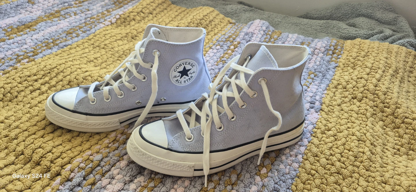 Converse 7.5 womens Lavander