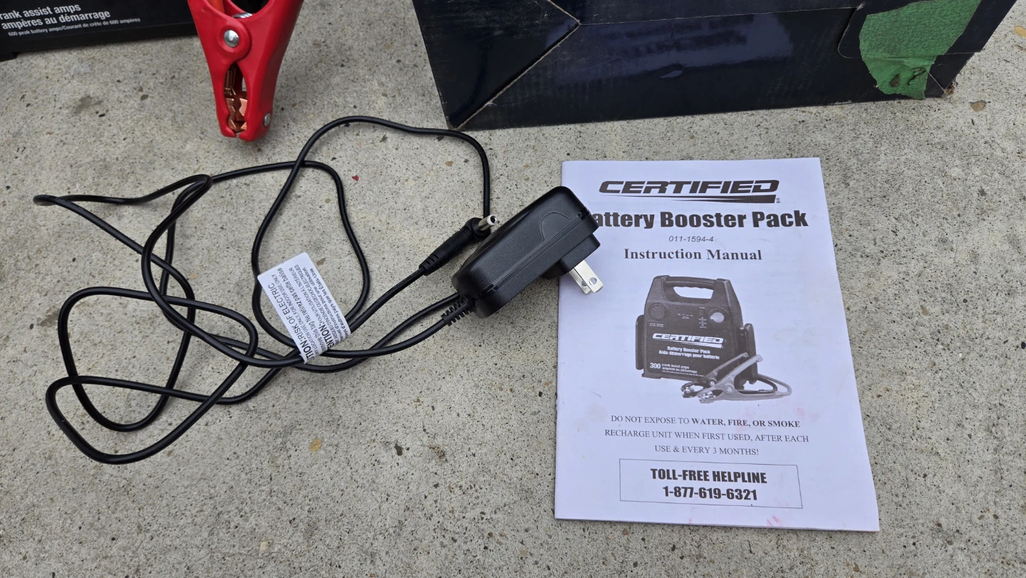Certified Battery Booster Pack 300 Peak Amps - photo 5