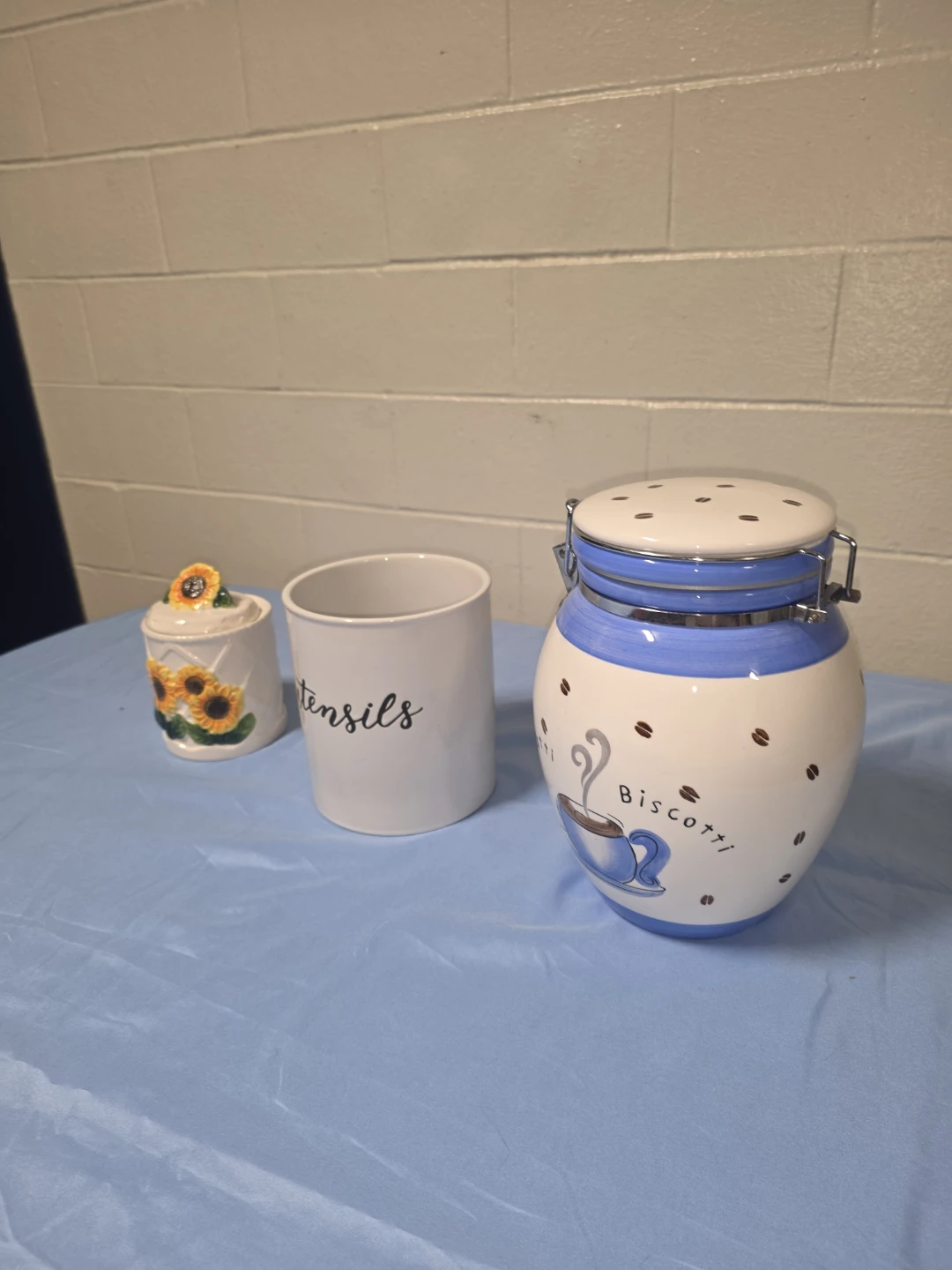 Set of 3 Ceramic Kitchen Canisters - photo 2