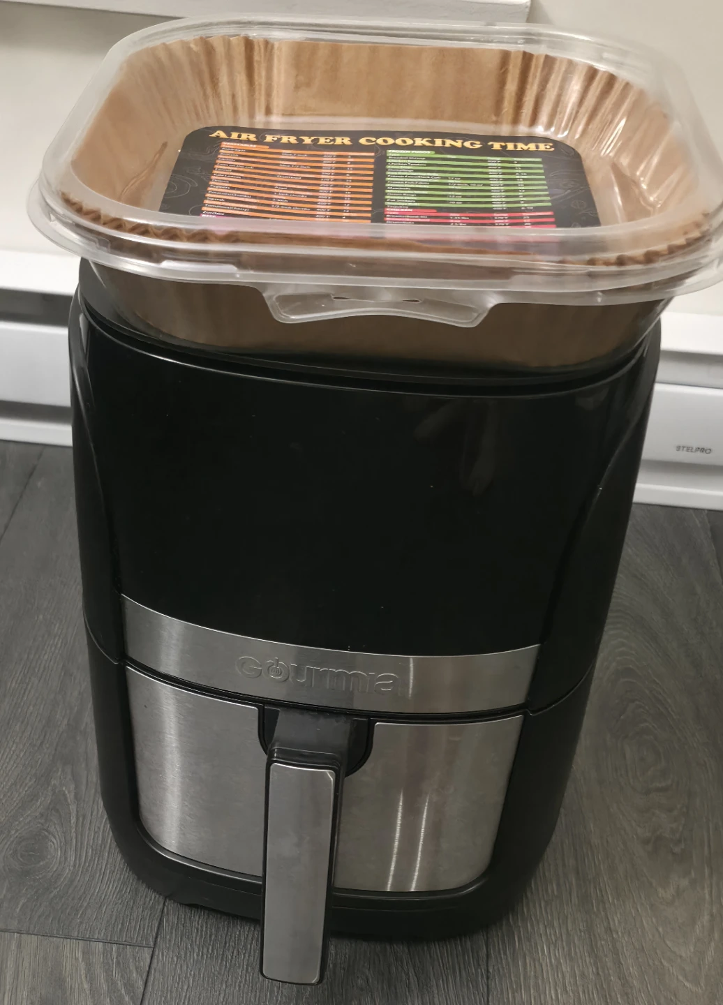 Gourmia Air Fryer with Paper Liners