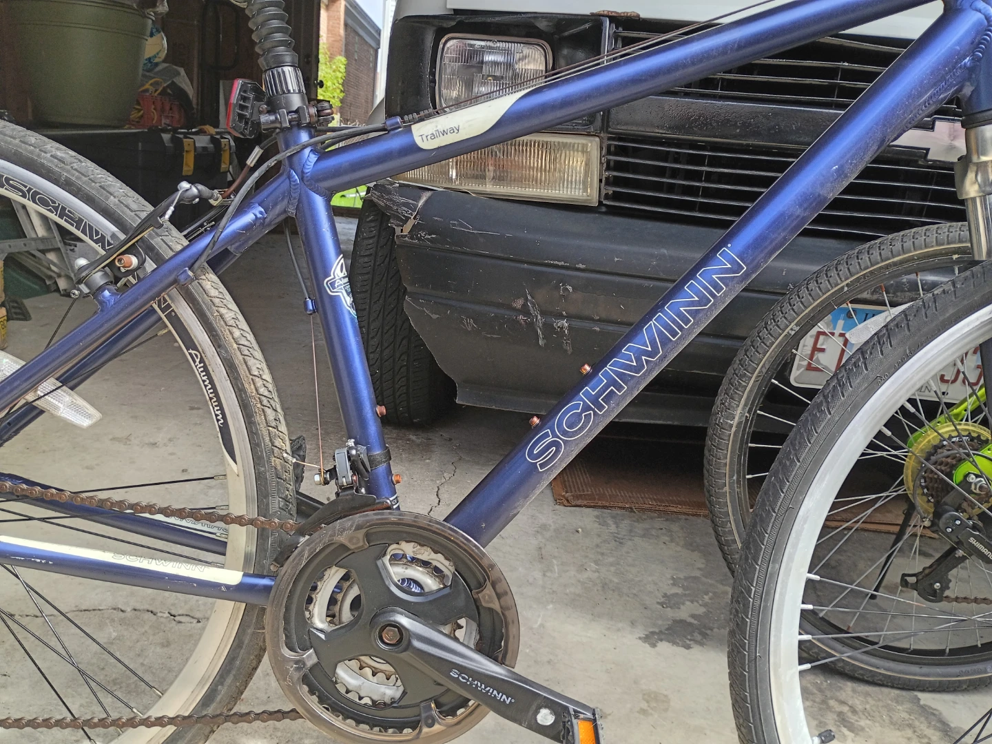 Schwinn Trailway Hybrid Bike