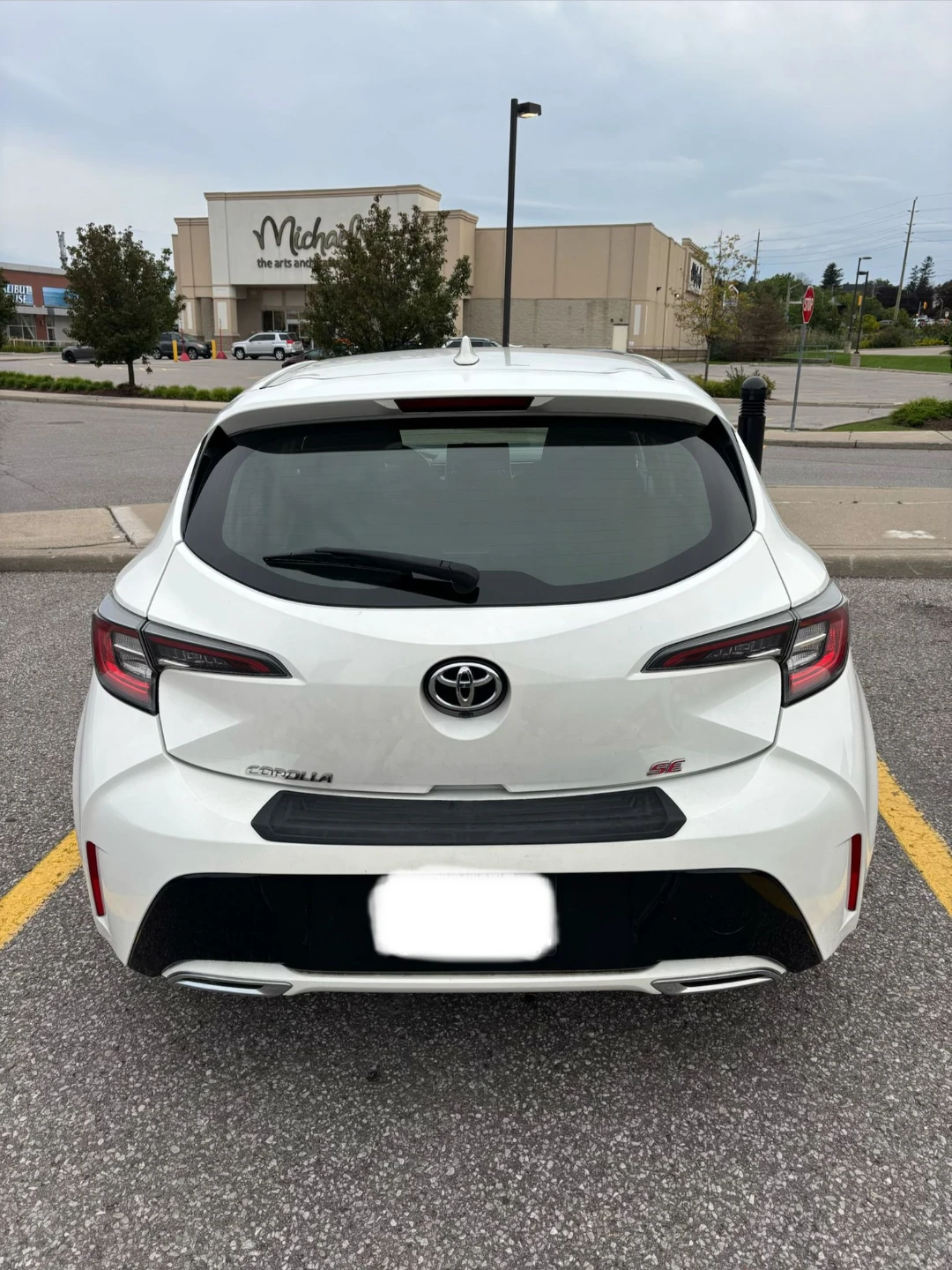 2019 Toyota Corolla SE Hatchback - photo 2