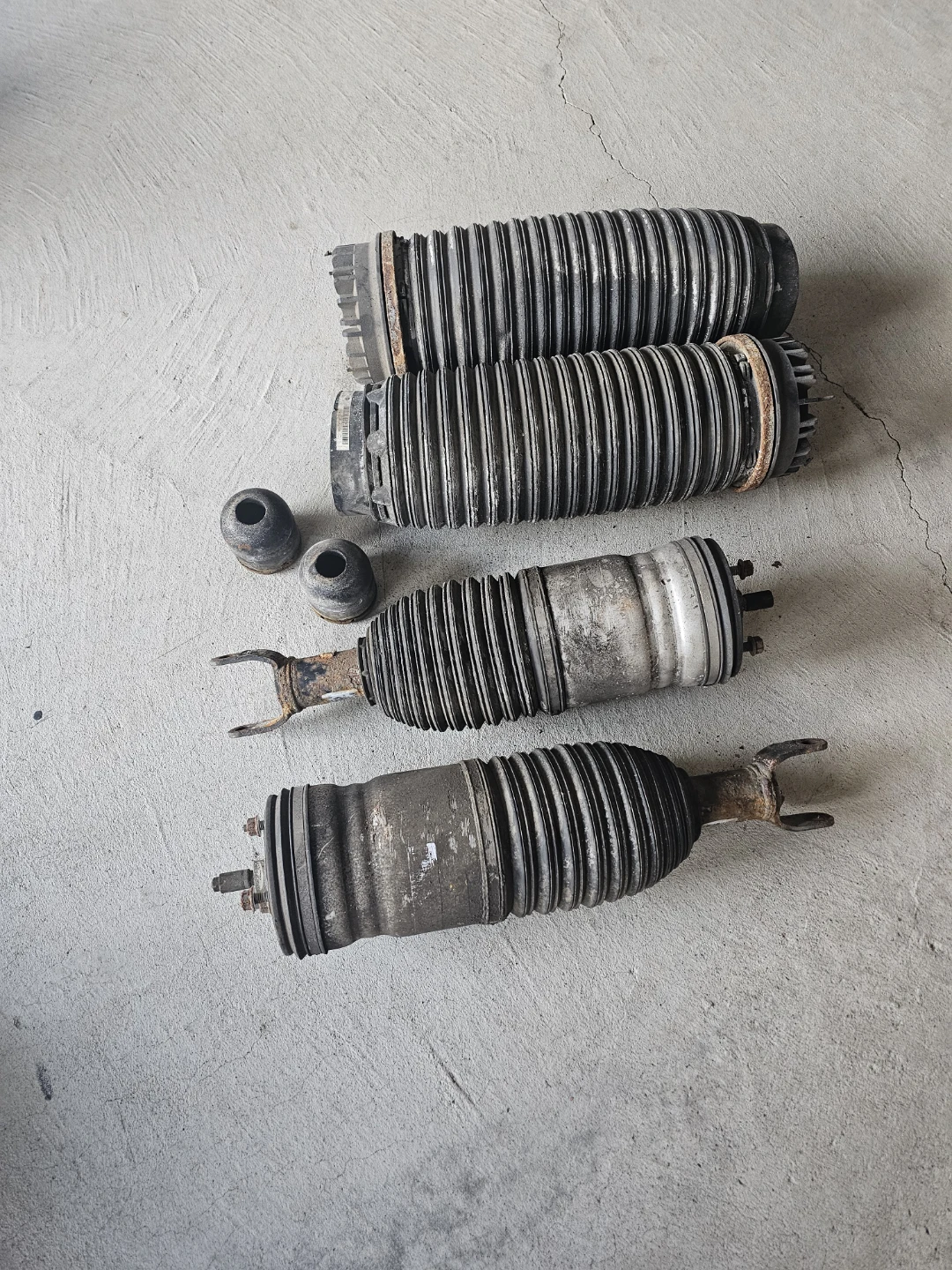 Used Air Suspension Struts and Bump Stops
