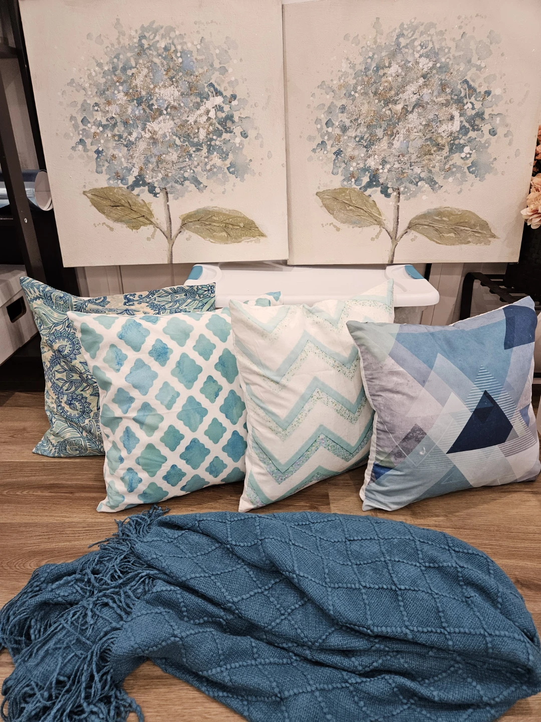 Art and Blue Decorative Pillow and Throw Set - photo 2
