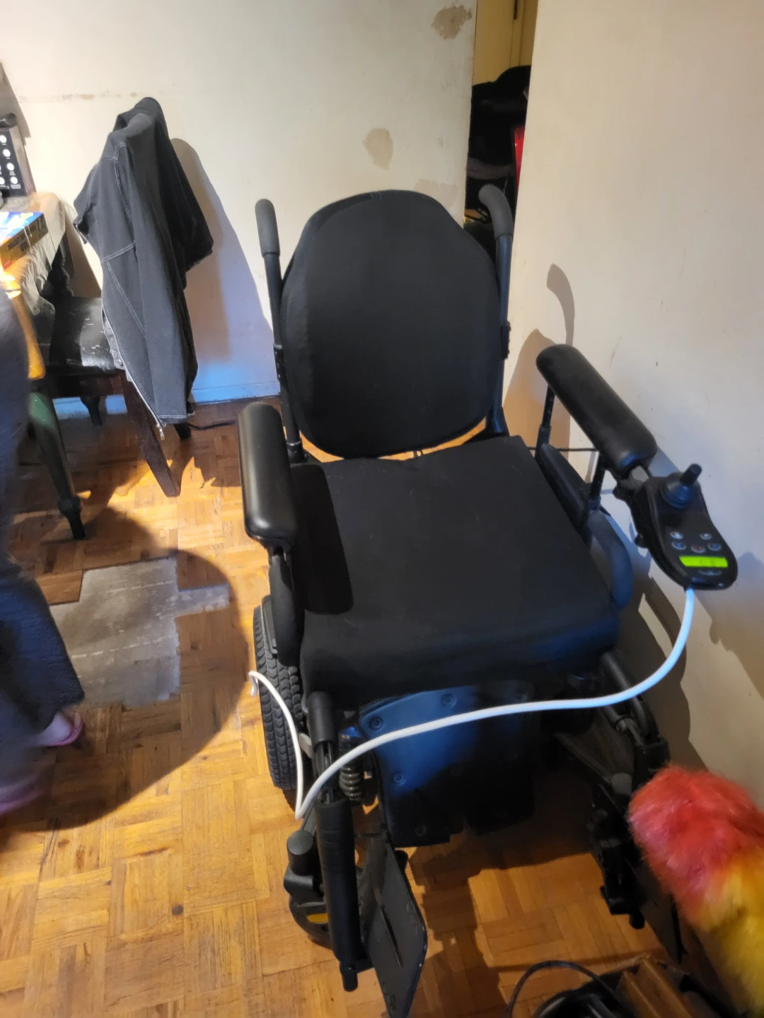 Quantum iLevel Power Wheelchair - photo 3