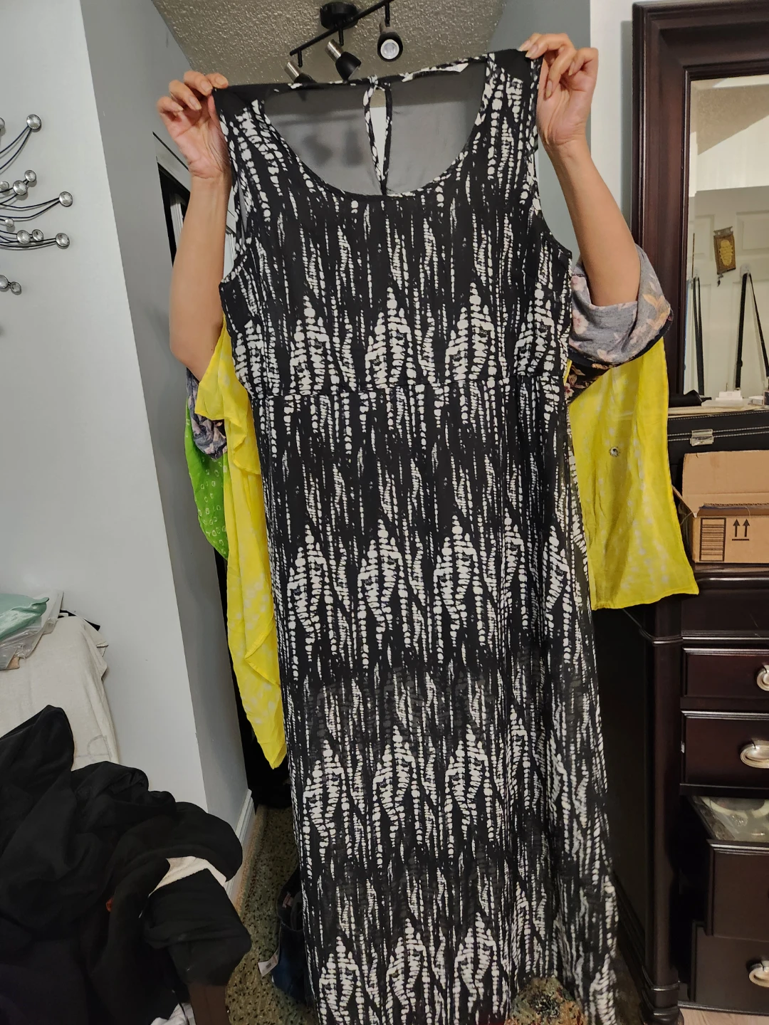 Black and white sleeveless maxi dress 🏈