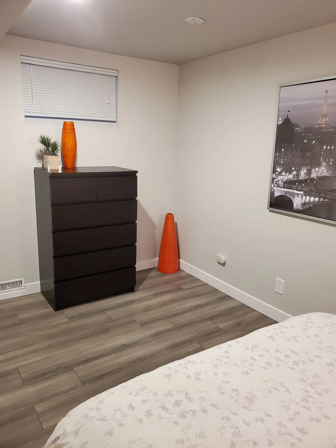 Etobicoke- $1,100 monthly (Got to see it!) - photo 5