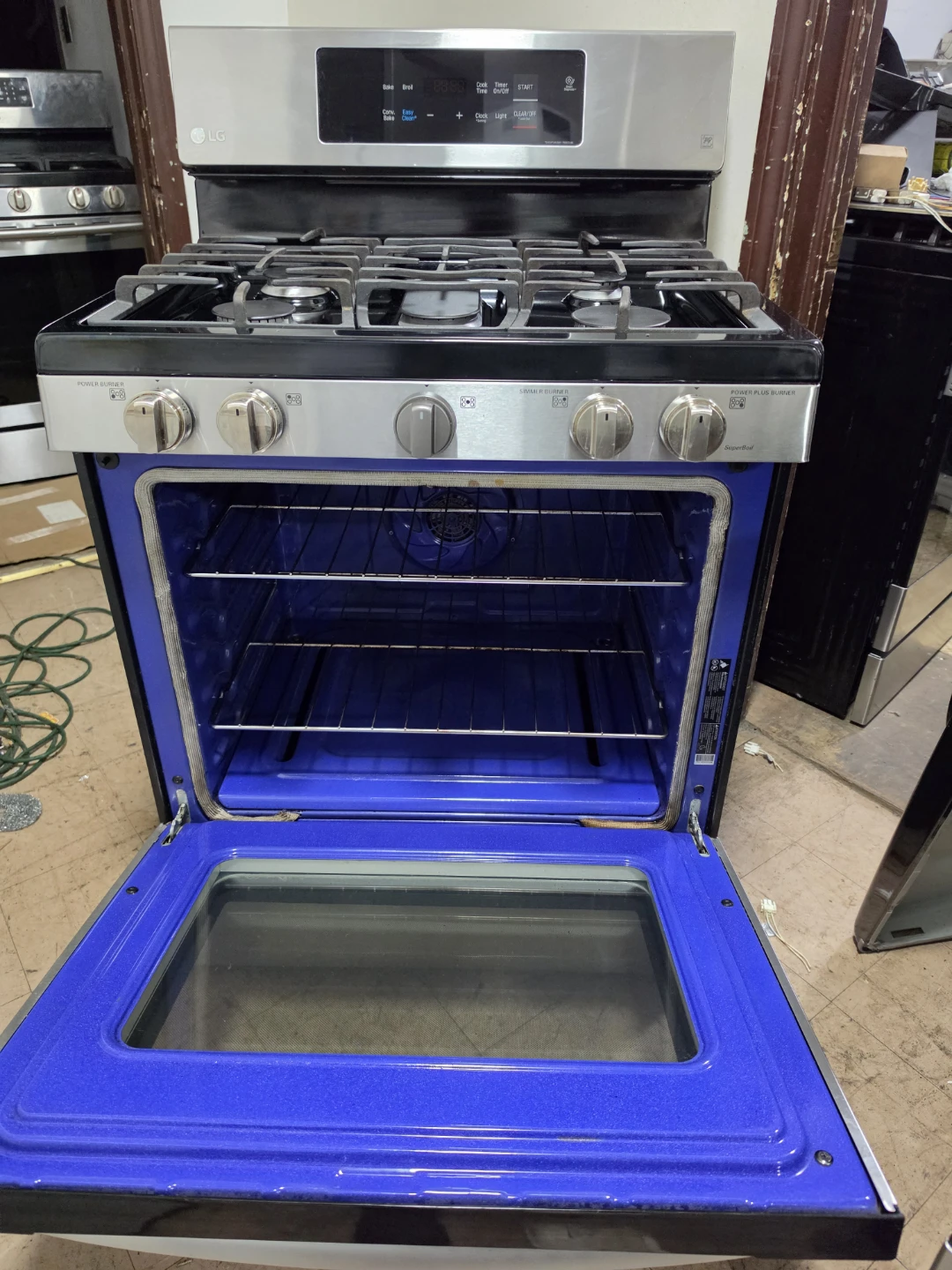 LG Gas Convection Range - photo 3