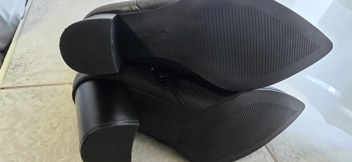 Brand new ankle boots - photo 2