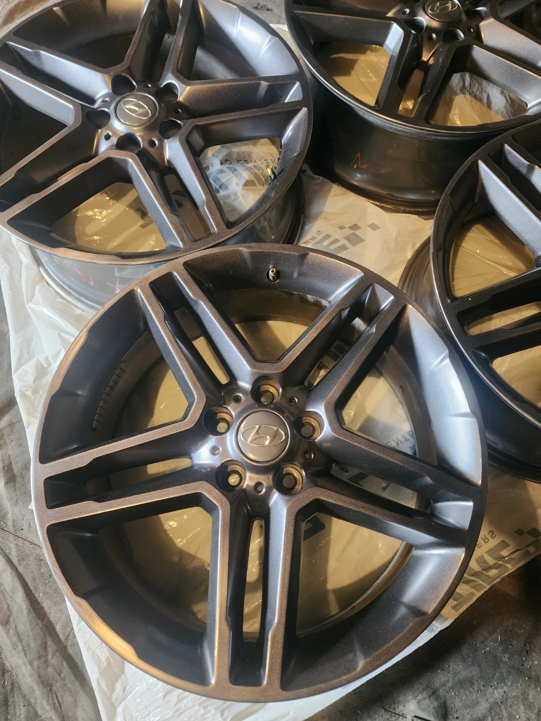 Set of 19in original rims Hunday.
