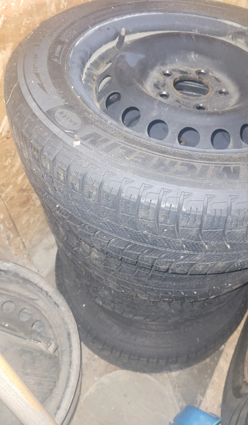 185/65/15 Michelin X-Ice tires and rims
