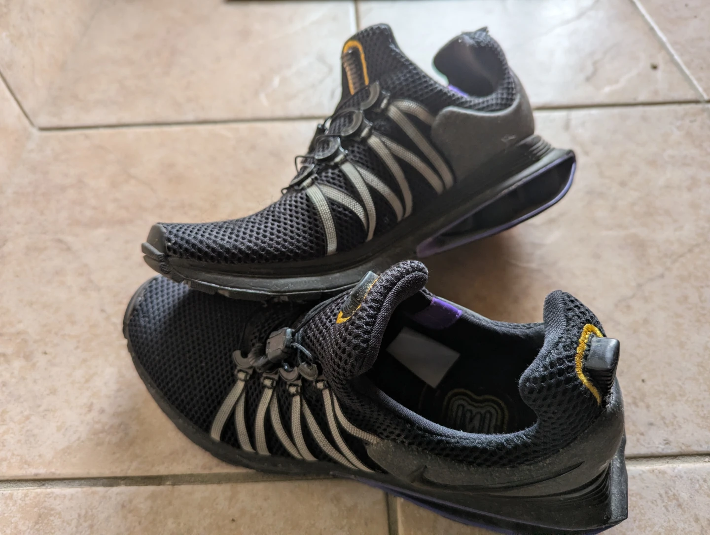 Nike Air Shox Nova Running Shoes - photo 2