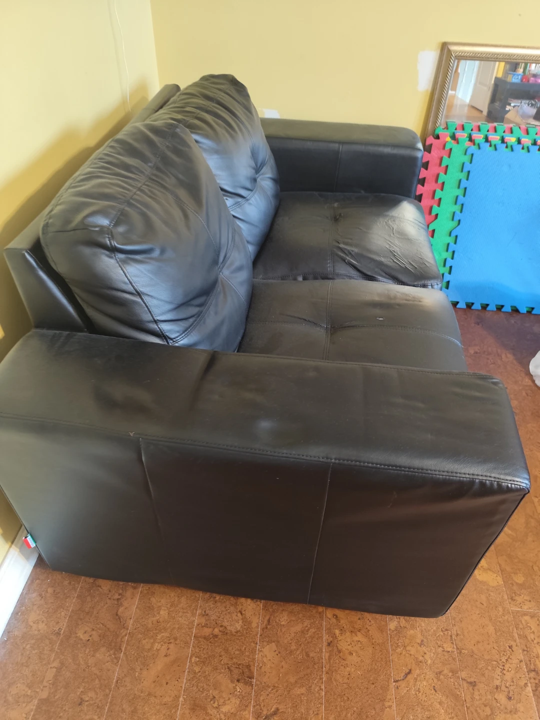 Free: 2 black sofas and 1 recliner