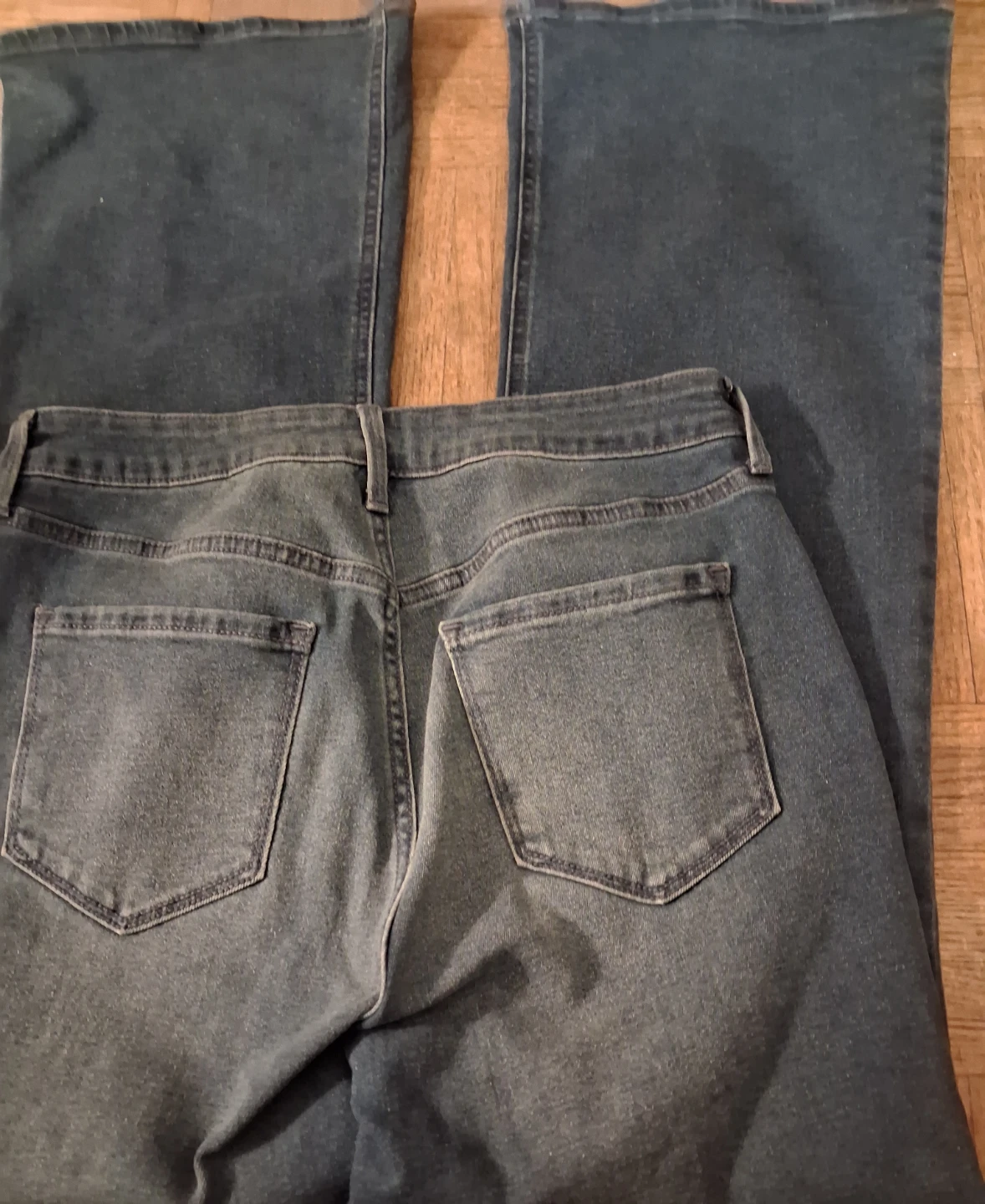 Old Navy High-Rise Wow Flare Jeans Size 10 - photo 4