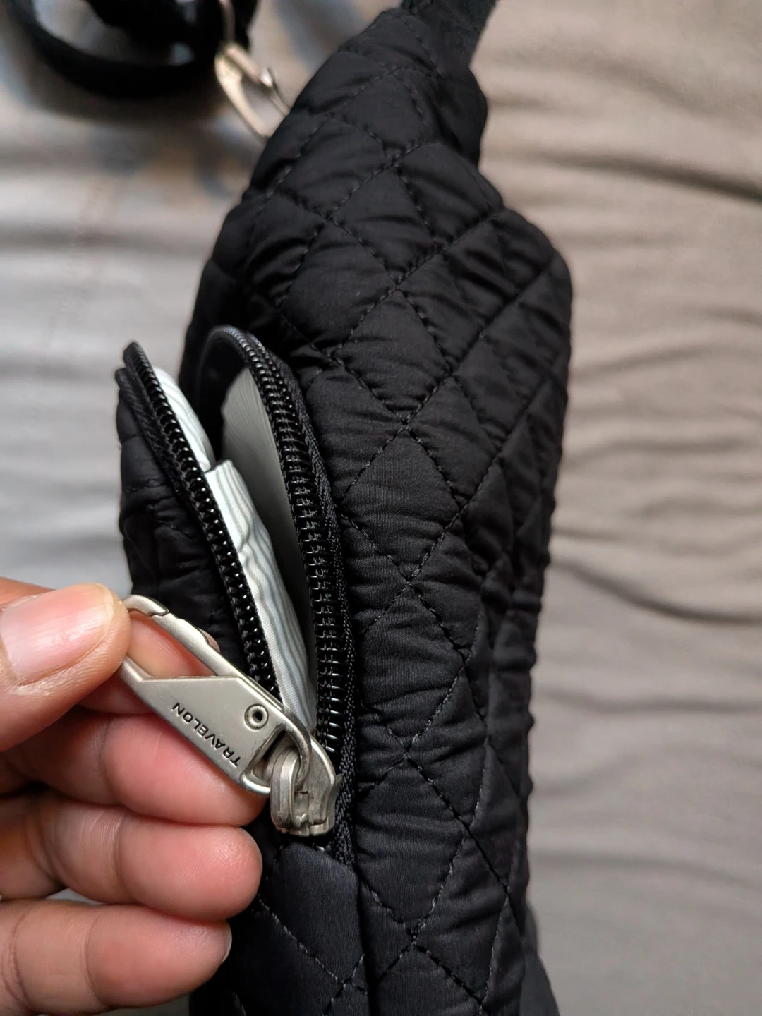 Quilted Black Crossbody Bag - Travelon - photo 2