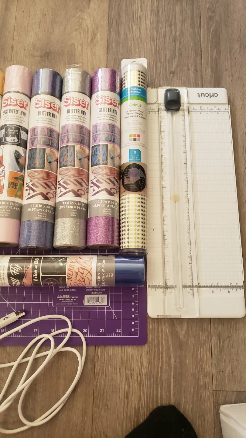 Cricut Paper Cutter, Mat, and Vinyl Roll Bundle - photo 2