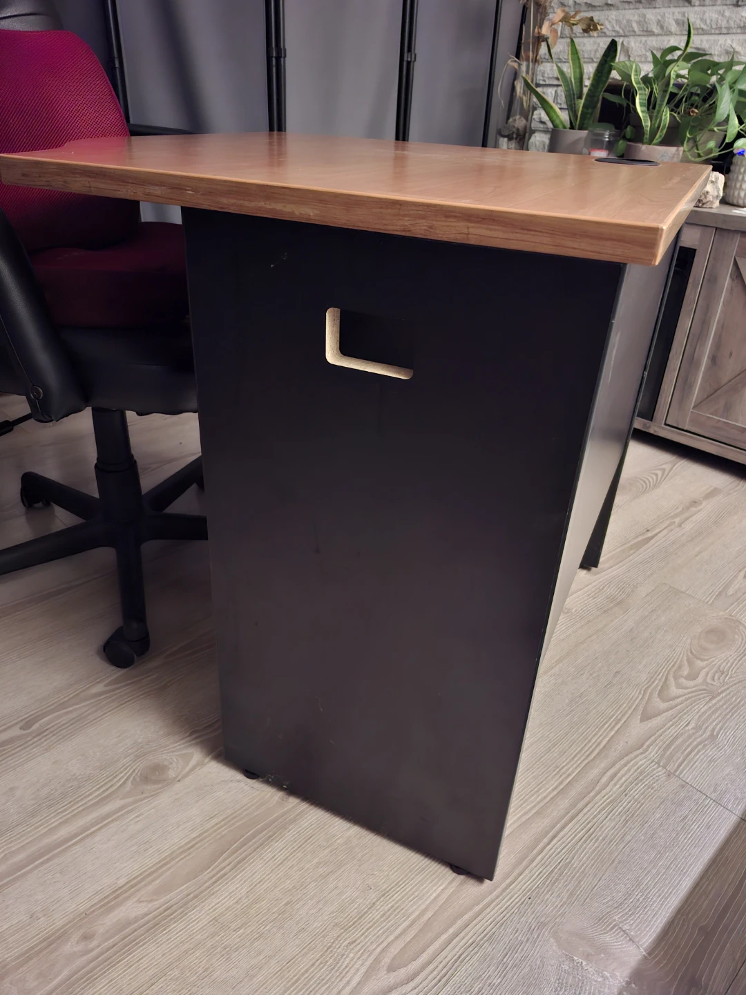 Wood Grain Finish Desk - photo 2