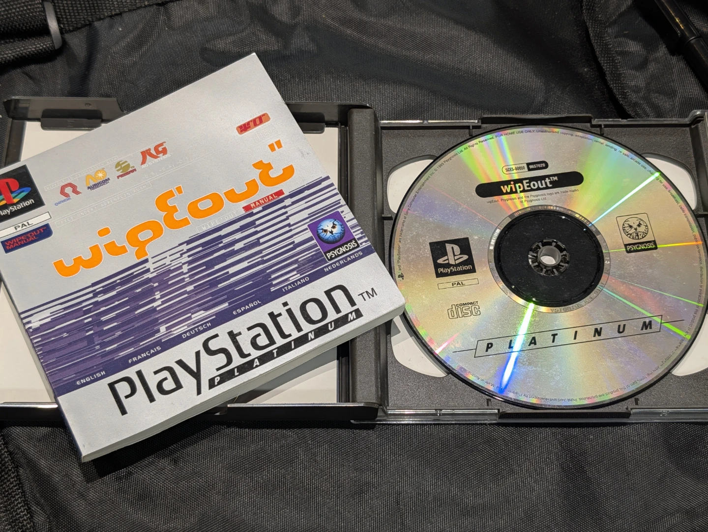 Wipeout PS1 PAL game Platinum Edition - photo 2