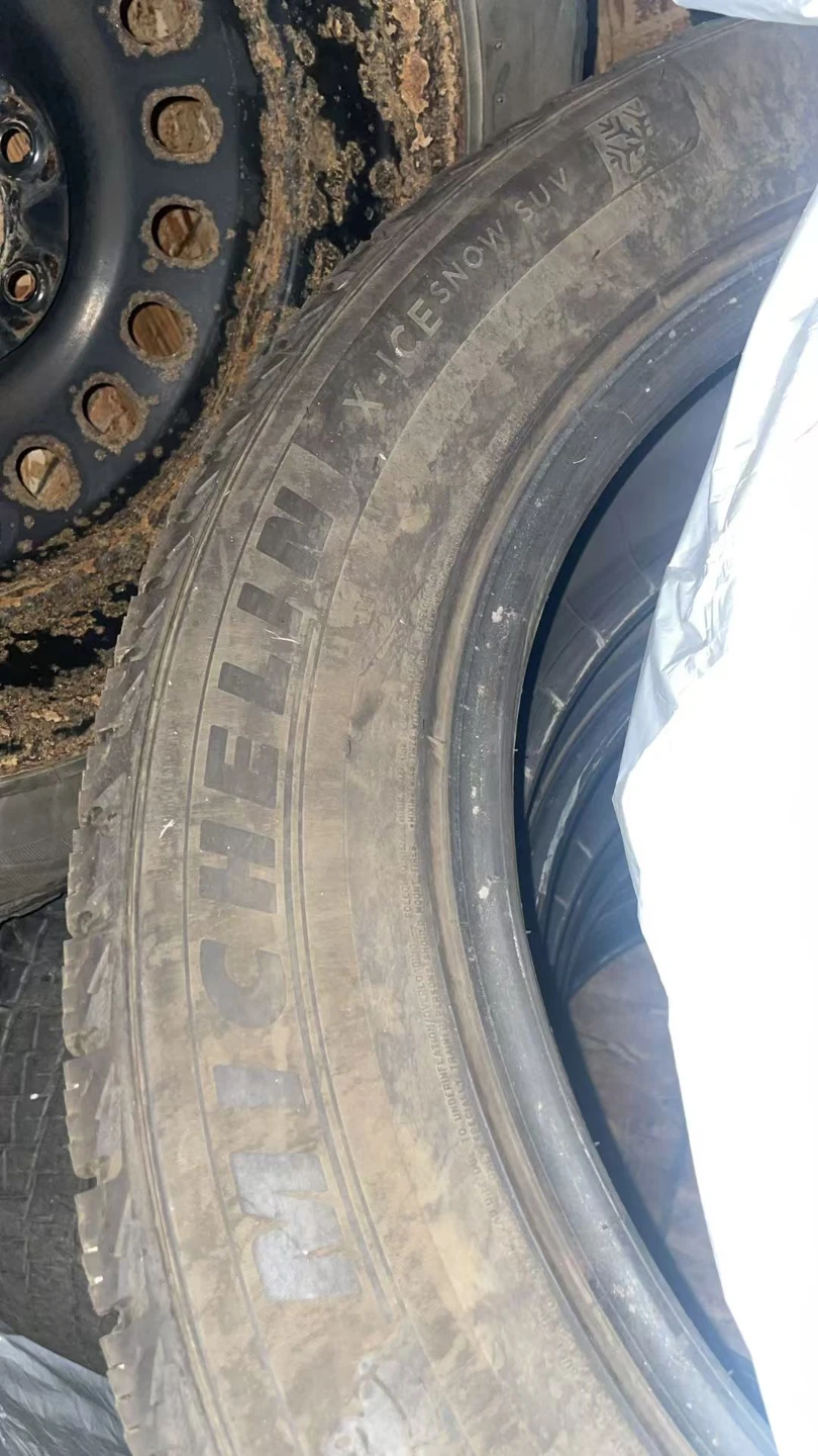 Set of 4 Michelin X-Ice Winter Tires 275/55 R20 - photo 3