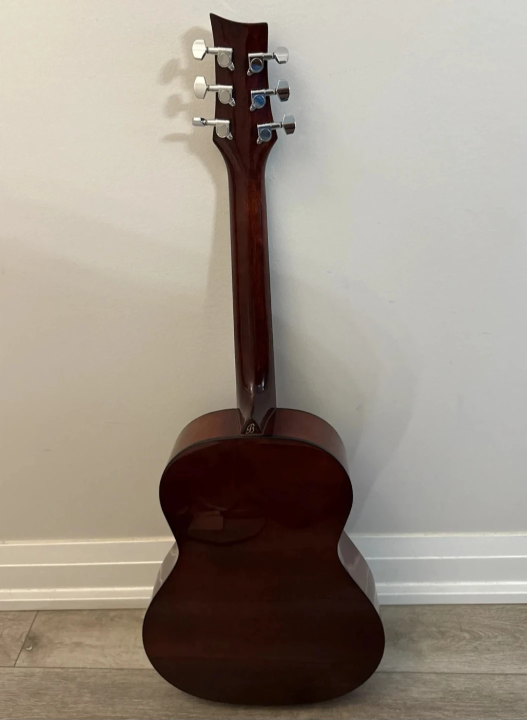 Beaver Creek 3/4 Acoustic Guitar + Gig Bag & Picks ($50) - photo 2