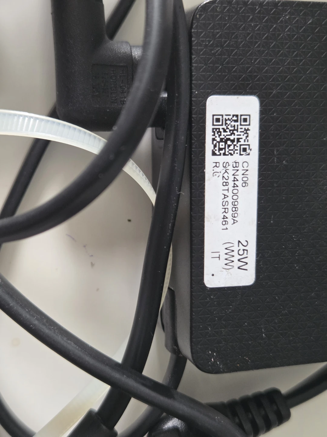 Samsung 25W Power Adapter BN4400989A - photo 3