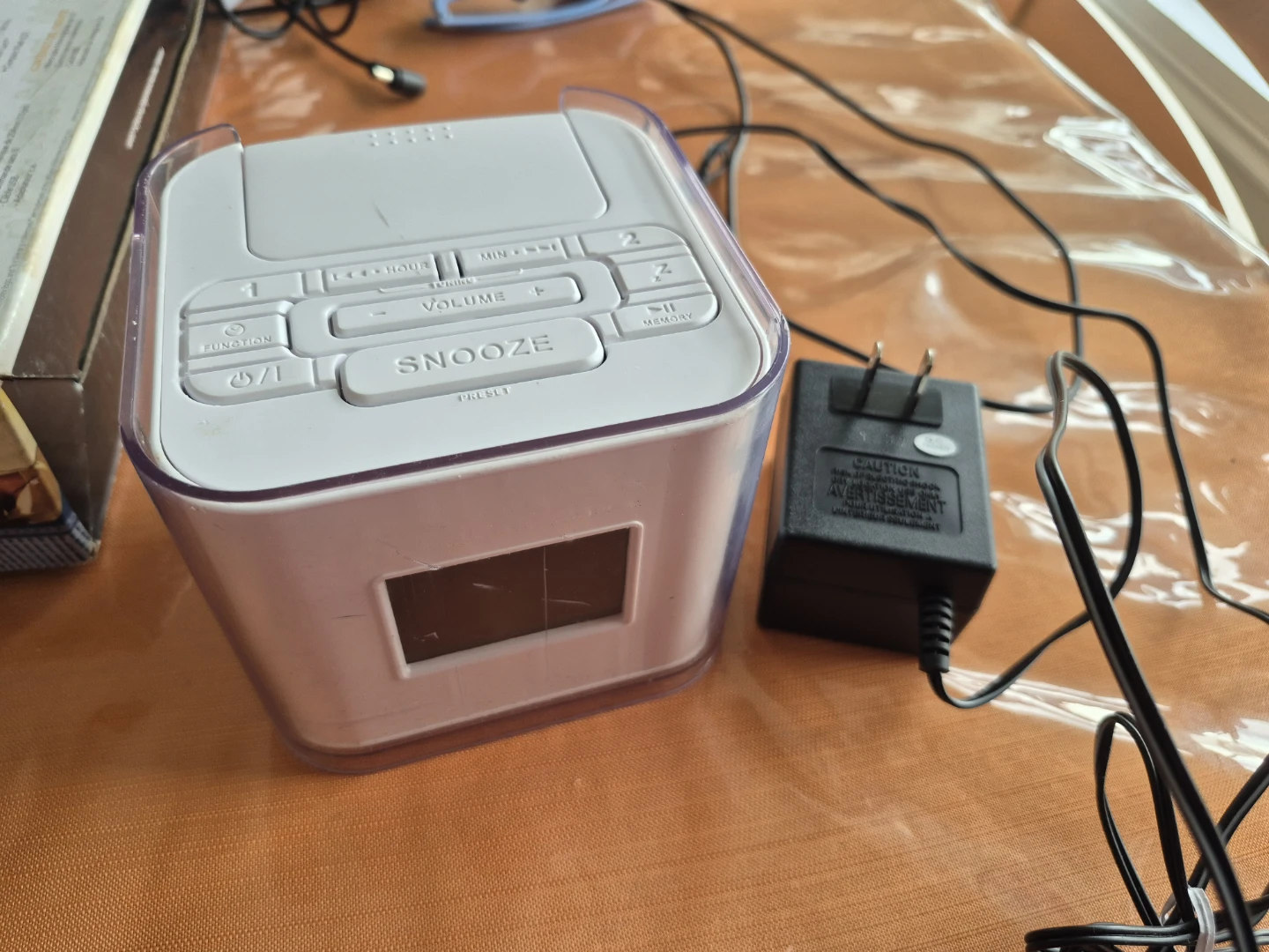 White iPod Docking Station Alarm Clock - photo 4