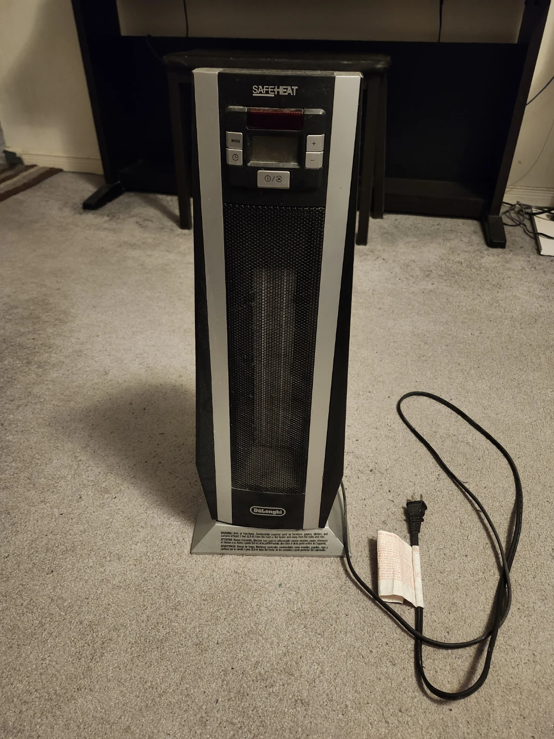 DeLonghi SafeHeat Tower Heater