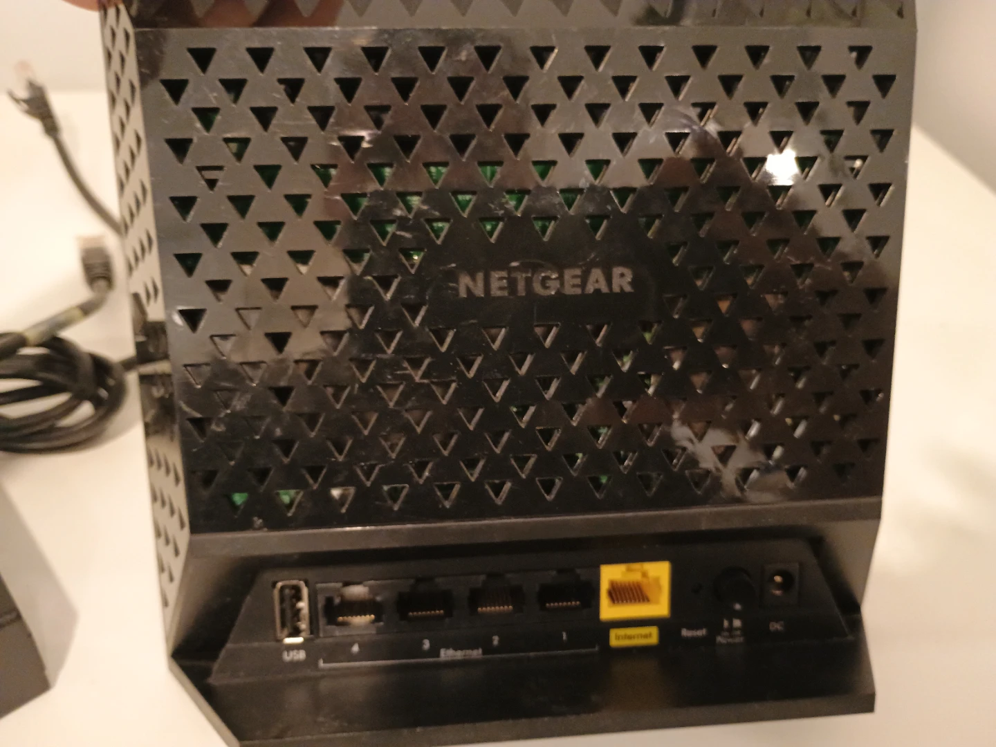 Netgear R6100 WiFi Router - photo 2