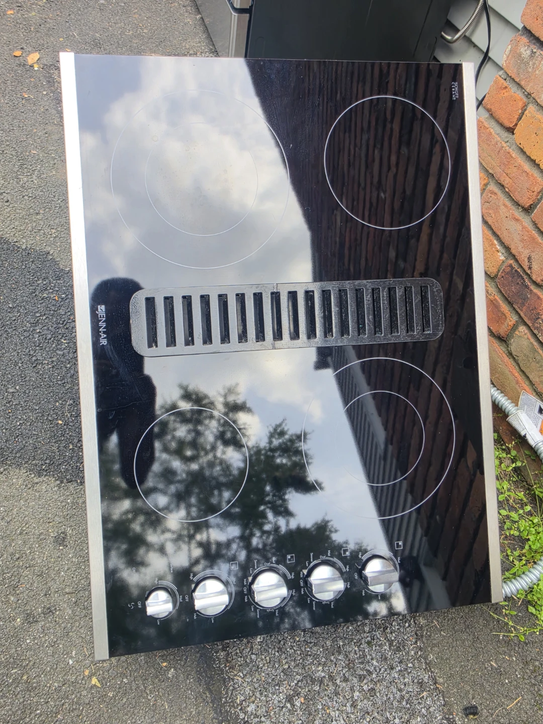 Jenn-Air Electric Downdraft Cooktop - photo 2
