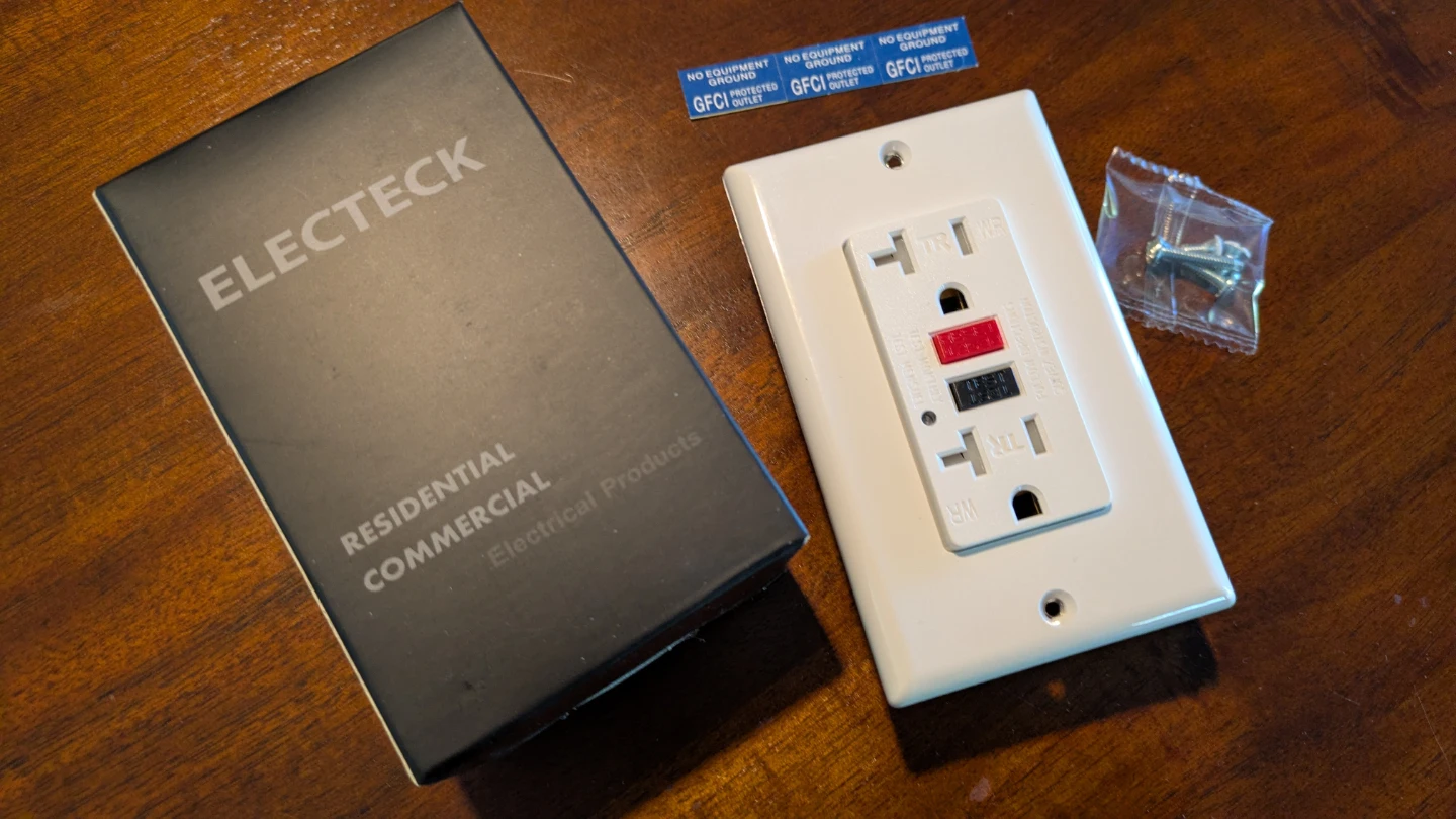 20 amp GFCI RECEPTACLE KIT (Brand New)