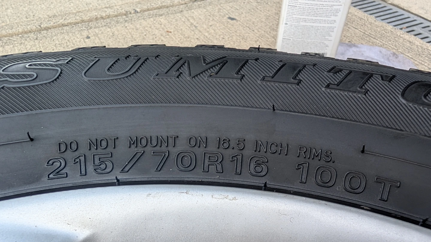 Winter Tires on rims in great shape 215/70R16 - photo 2