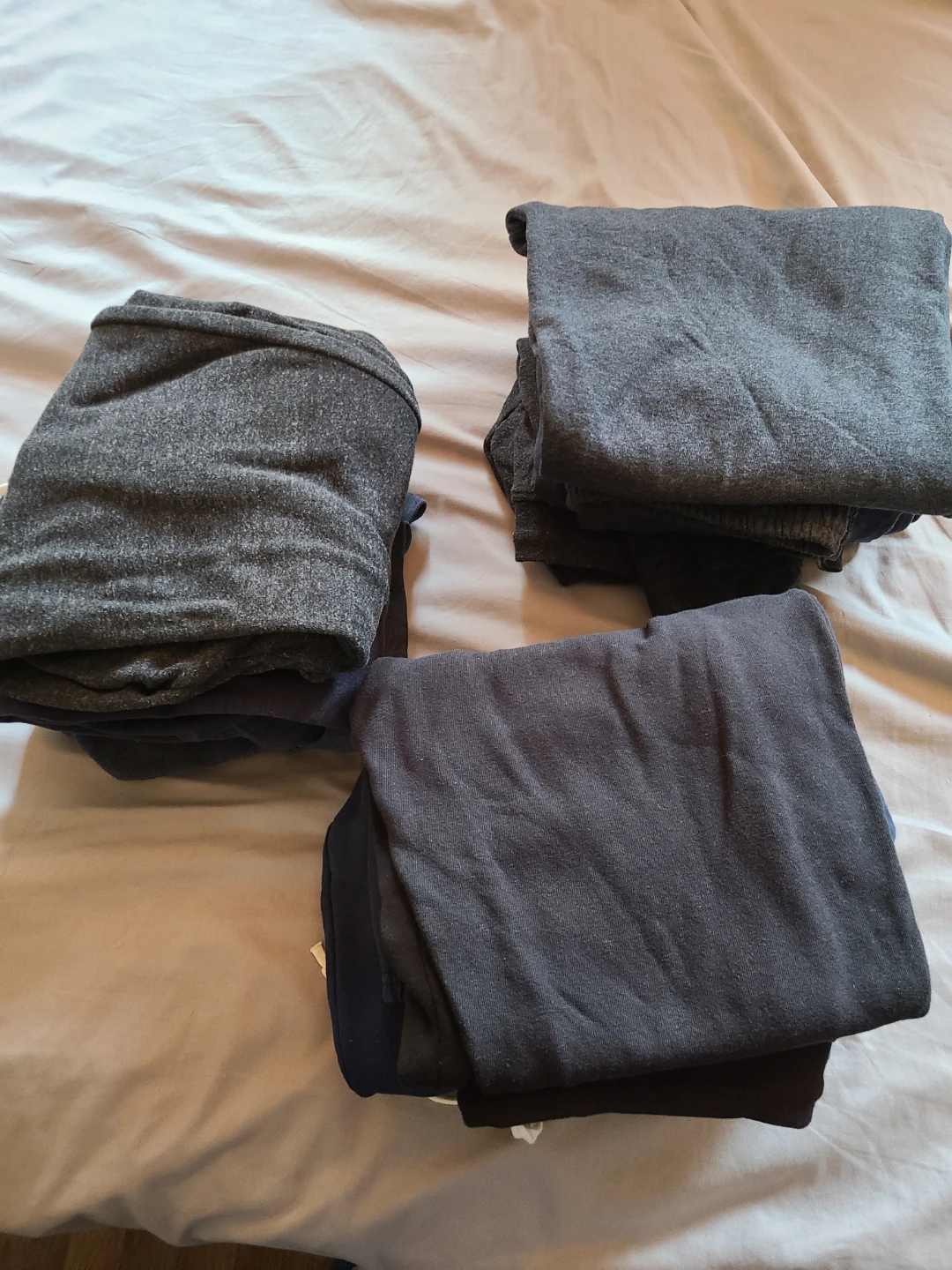 Set of 8 Mens Sweatpants L