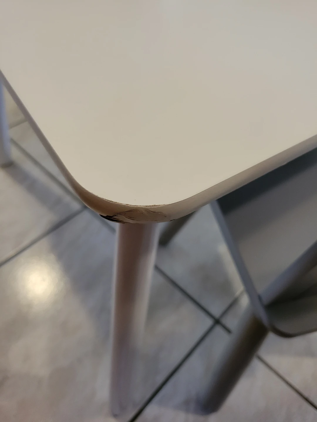 Child's table and 2 chairs brand new - photo 5