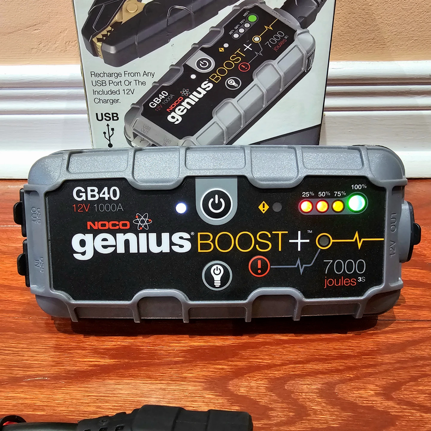 NOCO Genius Boost+ GB40 1000A Jump Starter - photo 2