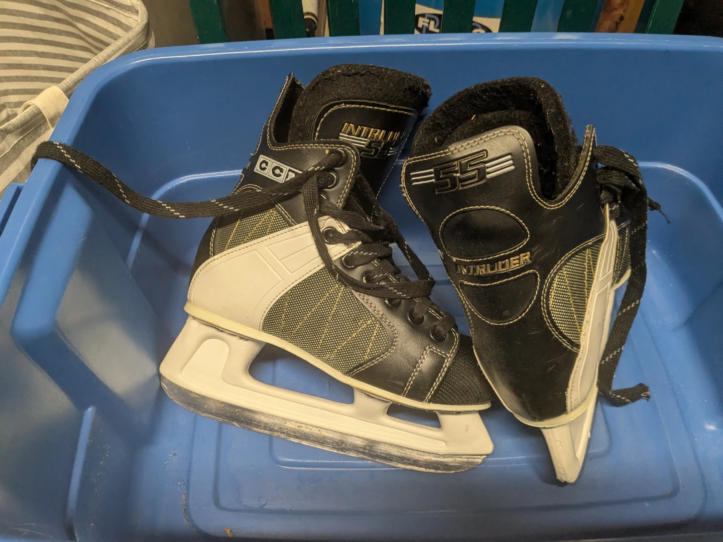 CCM Hockey Skates Mens Size 6 - photo 3