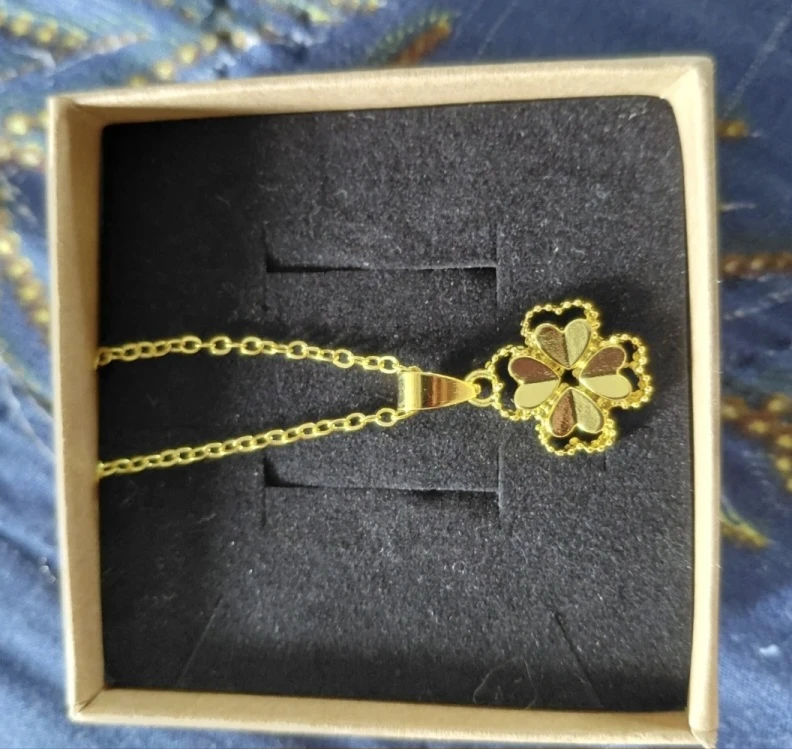 Xinke 24K Gold-Plated Clover Necklace 🏈 - photo 4