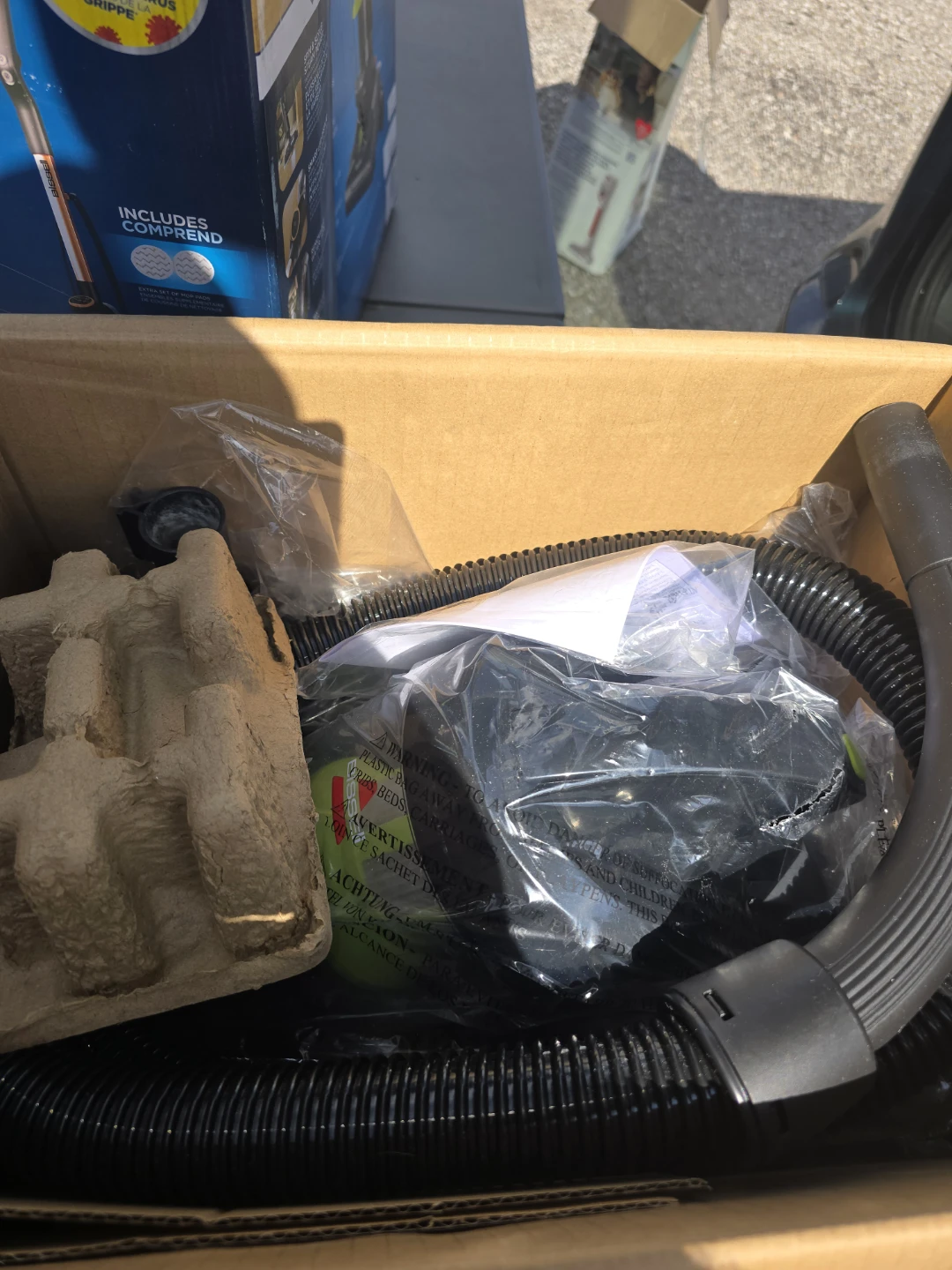 Bissell AeroSwift Compact Bagless Canister Vacuum - photo 2