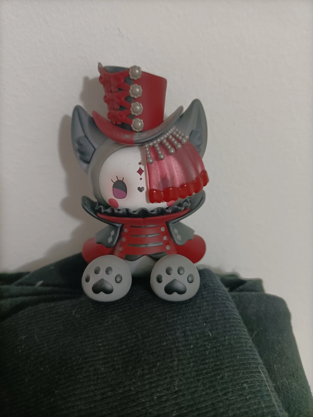 🏈Pop Mart Kuromi Vinyl Figure