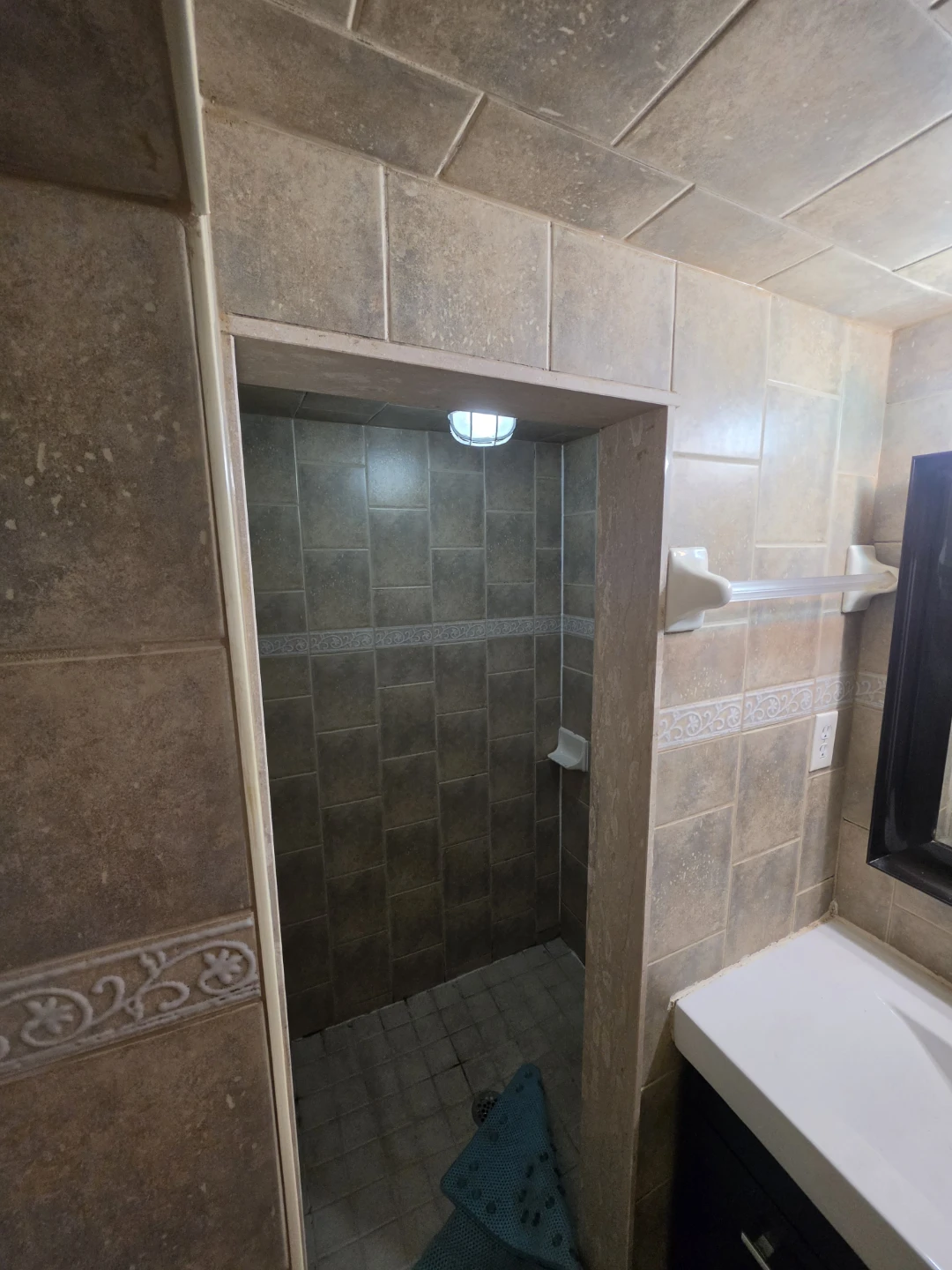 Basement for rent - photo 4