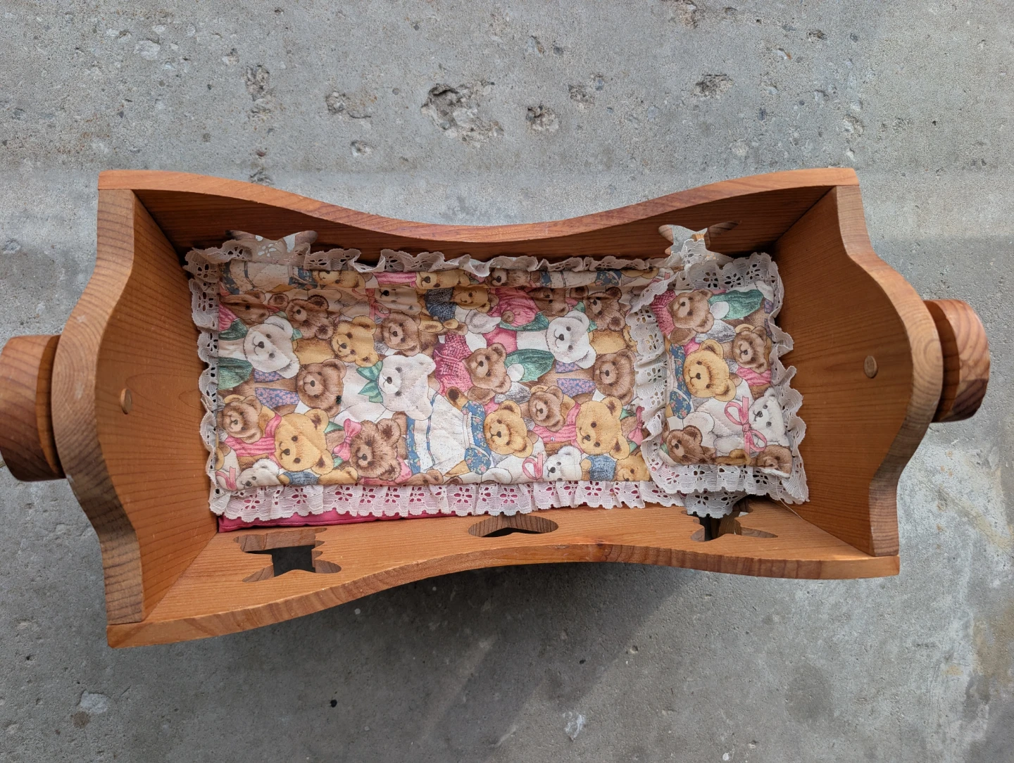 Real wooden Baby Doll Cradle with Teddy Bear Bedding - photo 2