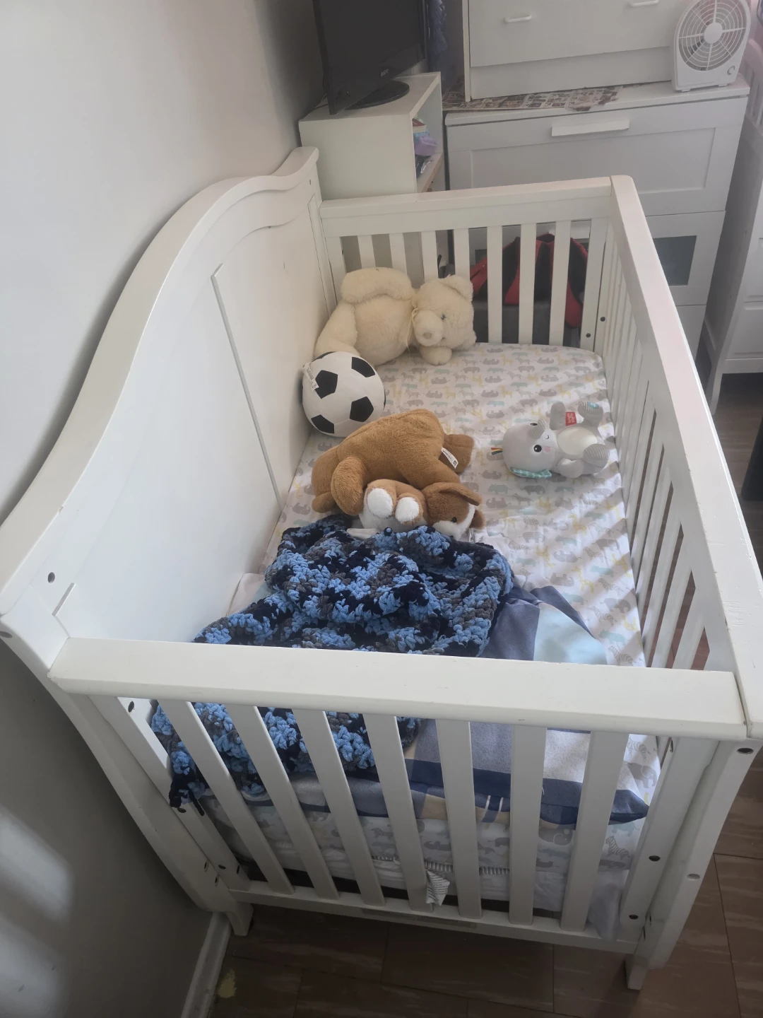 White solide Wooden Baby Crib 4-in-1 - photo 4